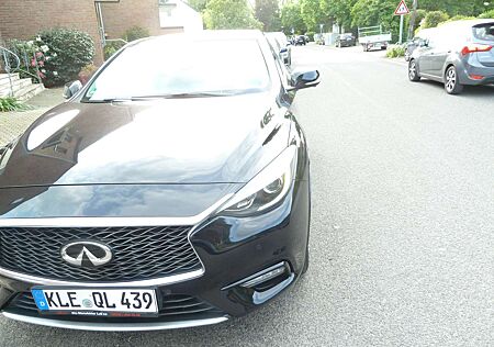 Infiniti Q30 gebraucht kaufen Infiniti Q30 1.5d Premium Tech