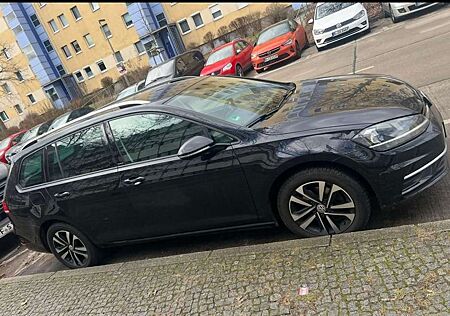 VW Golf Variant Volkswagen Golf VII Variant Diesel 1.6 TDI SCR IQ.DRIVE
