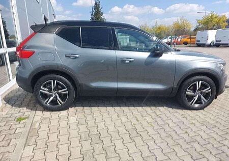 Volvo XC 40 XC40 R Design AWD*Winterpaket*LED