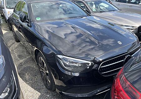 Mercedes-Benz E 300 de Avantgarde Pano. Burmester LED Navi