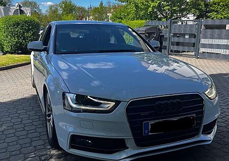 Audi A4 S line Sportpaket / plus quattro