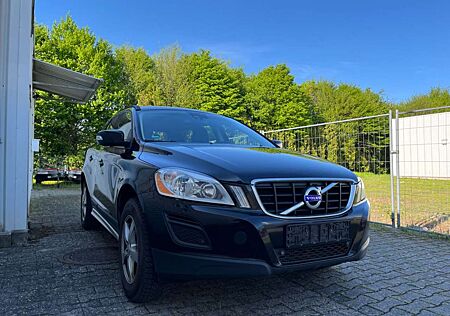 Volvo XC 60 XC60 Kinetic 2WD/ 2 Hand/ Scheckheftgepflegt