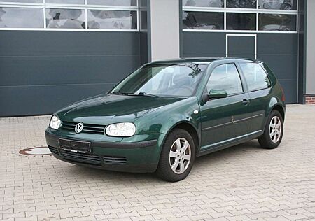 VW Golf Volkswagen 1.4 75PS Special PDC/Klima/Schiebedach