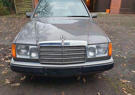 Mercedes-Benz 200 124er aus erster Hand