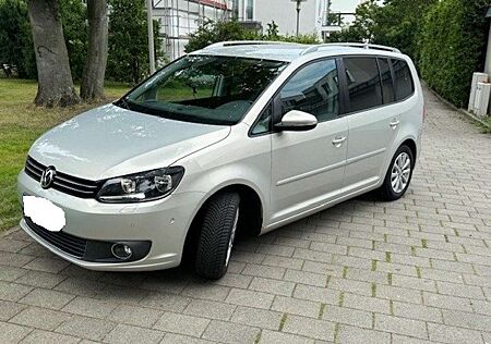 VW Touran Volkswagen Diesel 1.6 TDI DPF BlueMotion Technology Hi