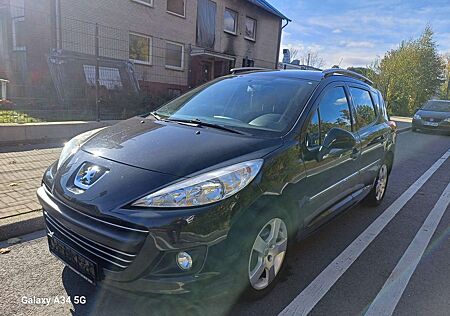 Peugeot 207 Premium"Allwetterreifen,TÜV NEU"