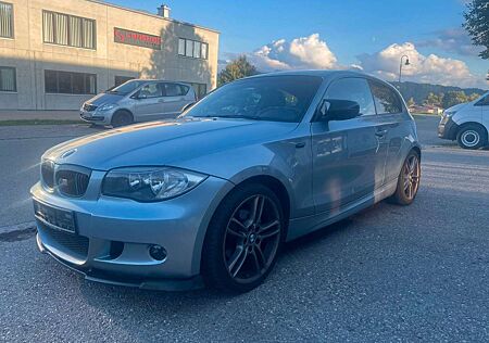 BMW 120 i / Teilleder / Carplay / Klima