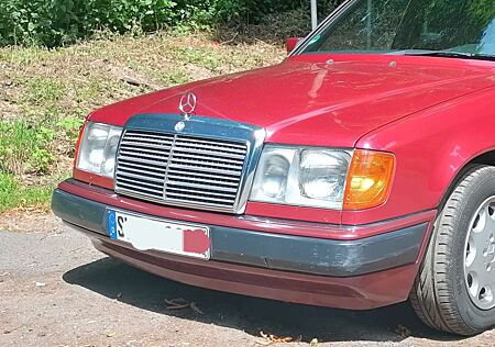 Mercedes-Benz 220 W124