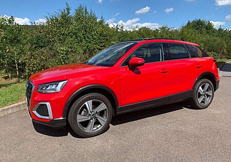 Audi Q2 35 TFSI , mit Panoramadach und Lordosesitze