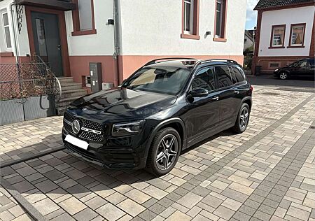 Mercedes-Benz GLB 220 4M AMG PANO/DIST/360/M-LED/KEYLESS/