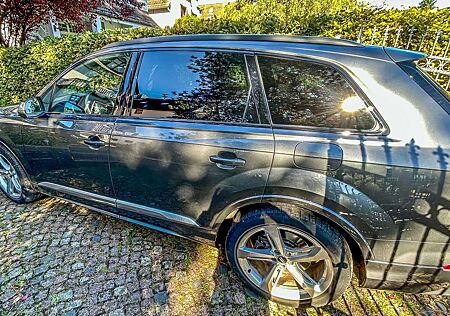 Audi Q7 55 TFSI e quattro tiptronic