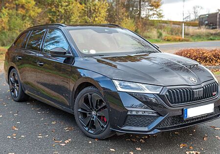 Skoda Octavia Combi 2.0 TSI DSG RS First Edition