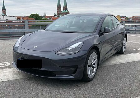 Tesla Model 3 Standard Reichweite Plus Hinterradantrieb