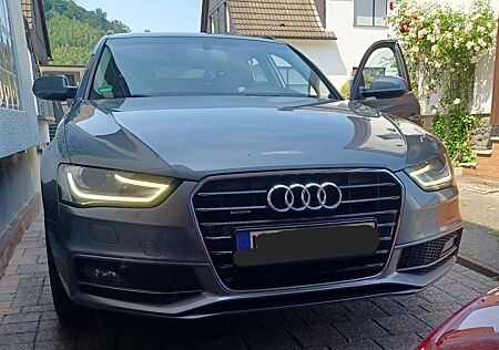 Audi A4 Avant 2.0 TDI DPF clean diesel quattro S line S