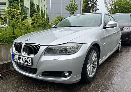 BMW 325i 325 E90 Facelift