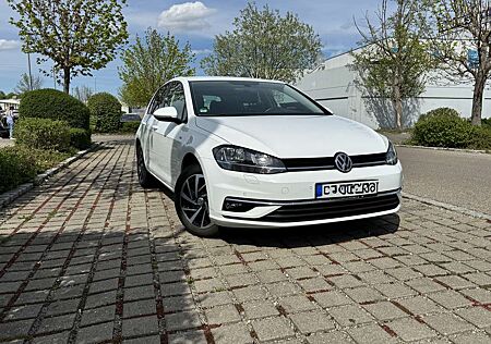 VW Golf Volkswagen 1,0 TSI JOIN / Navi / ACC / Sitzheizung