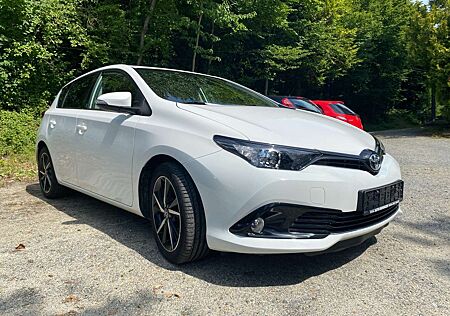 Toyota Auris 1.2 Turbo Team Deutschland