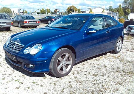 Mercedes-Benz C 180 gebraucht kaufen Mercedes-Benz C 180 Kompressor 1.Hand Navi Sitzh. Klima Alu