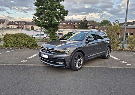 VW Tiguan Volkswagen 2.0 TDI DSG R-LINE LED/NAVI/HEAD-UP/PANO/SZH/AHK