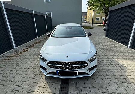 Mercedes-Benz A 180 A-Klasse Limousine 7G-DCT AMG Line-NIGHT-fast VOLL