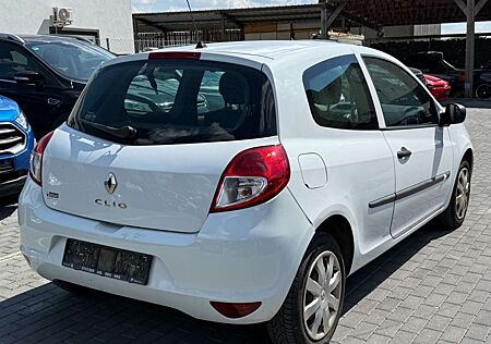 Renault Clio III GPS Klima TÜV 1.Hand