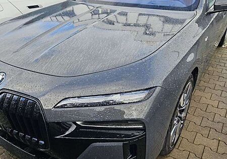 BMW 750 gebraucht kaufen BMW 750 e xDrive MSportPRO 21Zoll Cinema Lounge B&W