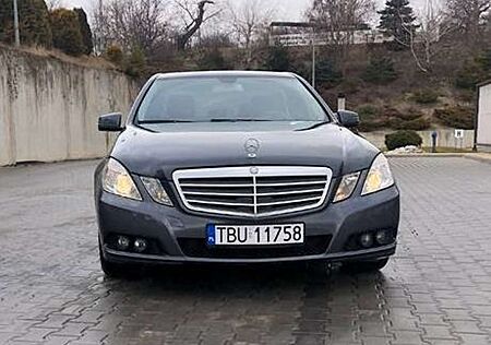 Mercedes-Benz E 220 gebraucht kaufen Mercedes-Benz E 220 CDI DPF BlueEFFICIENCY Automatik