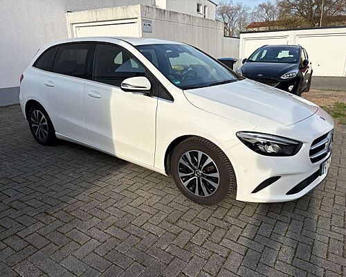 Mercedes-Benz B 180 B-Klasse Diesel d 8G-DCT Style