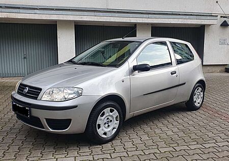 Fiat Punto 1.2 8V Active Tüv Neu (Mai/2026)