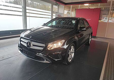 Mercedes-Benz GLA 220 CDI 4Matic 7G-DCT Urban*Navi*AHK*