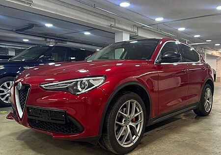 Alfa Romeo Stelvio First Edition Q4~Leder~Automatik~Navi~XE