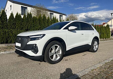 Audi Q4 e-tron 45 AHK, großes Assistenzpaket