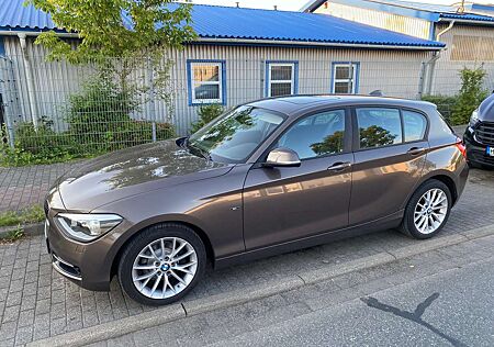 BMW 120d 120 1er Diesel (5-Türer) Aut. Sport Line