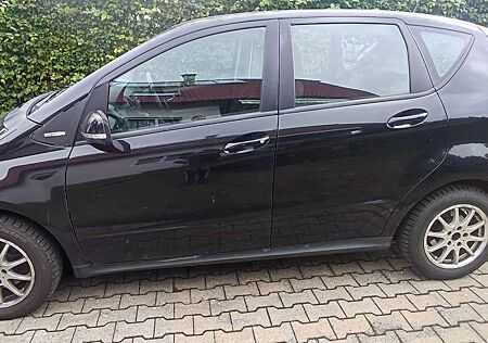 Mercedes-Benz A 160 Allwetterreifen, Tüv bis Okt 2026
