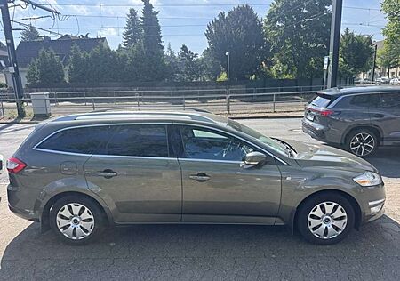Ford Mondeo Turnier Titanium Auto. Leder Standhzg AHK