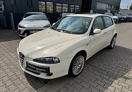 Alfa Romeo 147 Amica 1.6 ECO Schiebedach Leder
