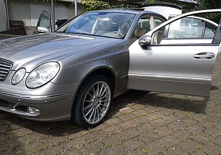 Mercedes-Benz E 320 4Matic (211.082)