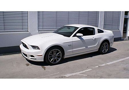 Ford Mustang Coupe 5.0 V8 GT