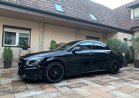 Mercedes-Benz CLA 180 AMG Line