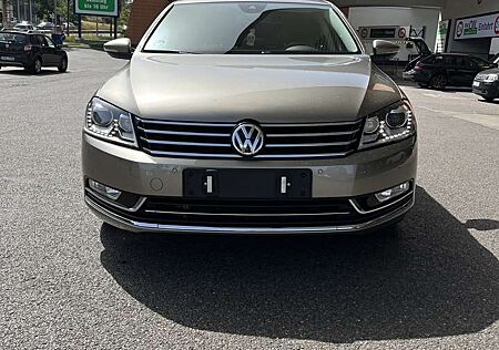 VW Passat Volkswagen Highline
