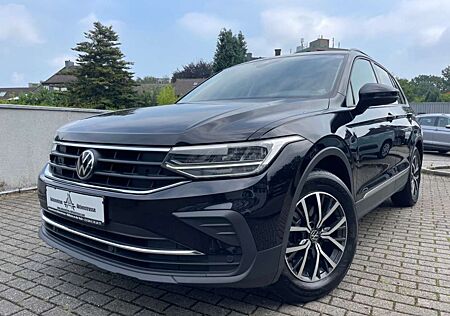 VW Tiguan Volkswagen Life DSG NAVI ACC LED Kamera PDC LM 1.Ha