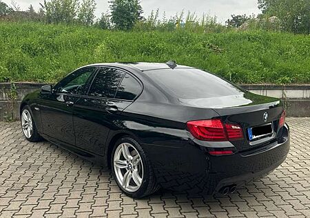 BMW 525d 525 xDrive M Paket Schwarz