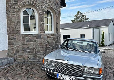 Mercedes-Benz 280 SE