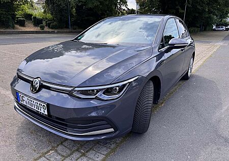 VW Golf Volkswagen 1.5 eTSI Style Autom, 131 PS, AHK, ACC, 1 J Garan.