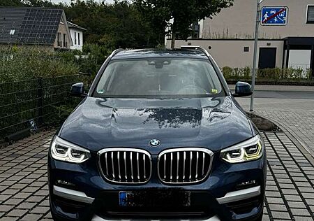 BMW X3 xDrive20i Aut. xLine, AHK, Pano