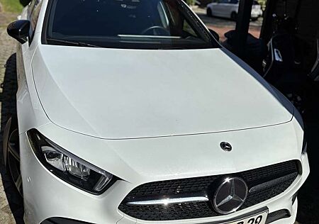 Mercedes-Benz A 250 Kompaktlimousine AMG Line Garantie 07.2025