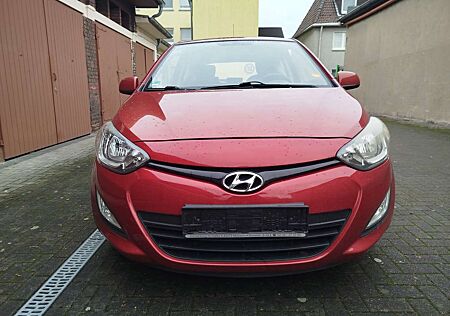 Hyundai i20 5Star Scheckheft 1. Hand Tüv 11/27 Allwetter