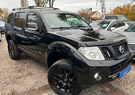 Nissan Pathfinder 2.5 LE*4x4*Aut*7.Sitzer*AHK*TÜV NEU