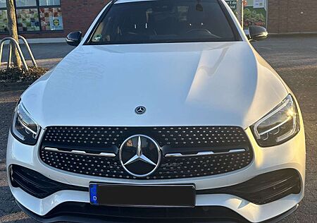 Mercedes-Benz GLC 300 4Matic 9G-TRONIC AMG Line