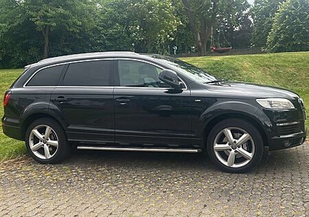 Audi Q7 3.0 TDI DPF quattro tiptronic